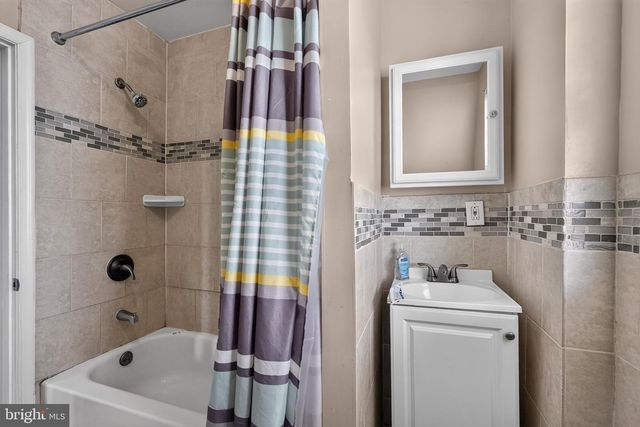 77 E LA CROSSE AVE, Lansdowne, PA 19050