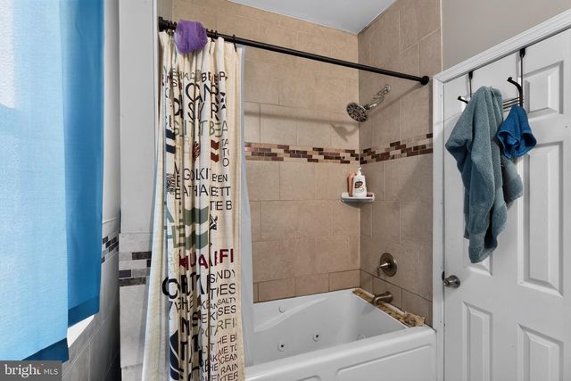 77 E LA CROSSE AVE, Lansdowne, PA 19050