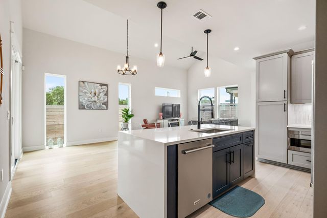 6313 Bristol CIR 1, Austin, TX 78723