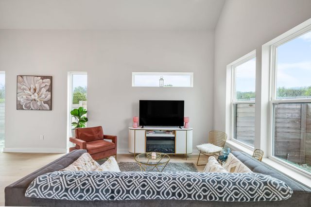 6313 Bristol CIR 1, Austin, TX 78723