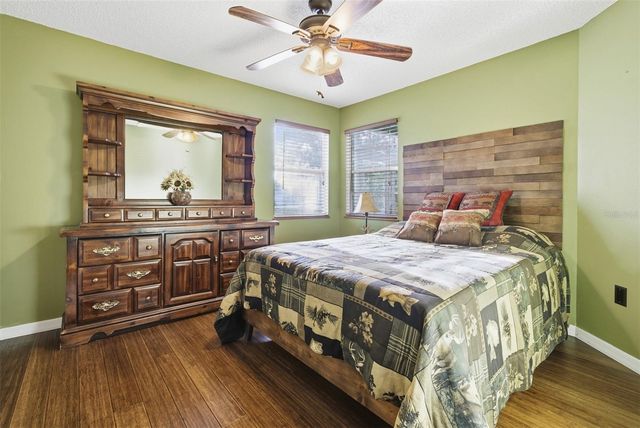 331 BEARDED OAKS CIRCLE, Sarasota, FL 34232