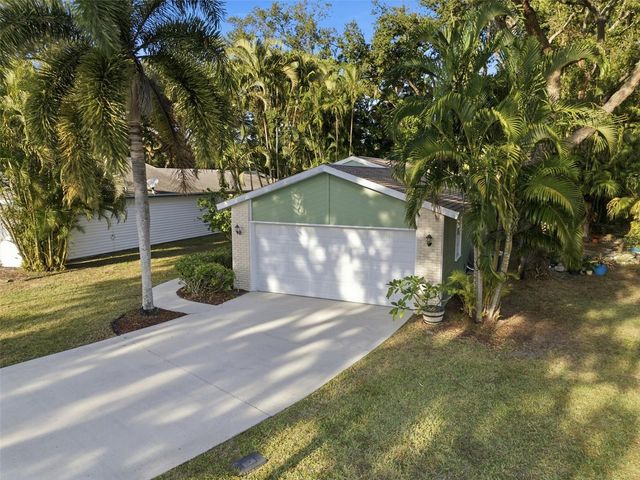 331 BEARDED OAKS CIRCLE, Sarasota, FL 34232