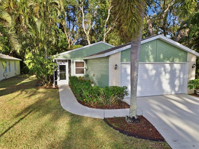 331 BEARDED OAKS CIRCLE, Sarasota, FL 34232
