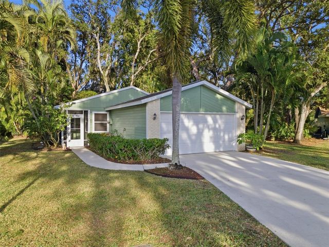 331 BEARDED OAKS CIRCLE, Sarasota, FL 34232