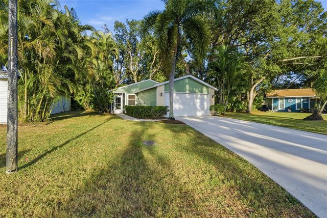 331 BEARDED OAKS CIRCLE, Sarasota, FL 34232