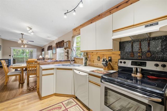 331 BEARDED OAKS CIRCLE, Sarasota, FL 34232