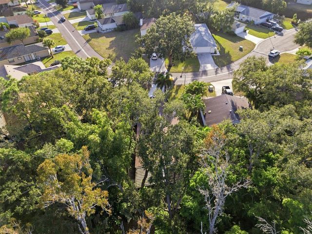 331 BEARDED OAKS CIRCLE, Sarasota, FL 34232