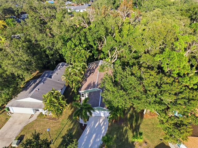 331 BEARDED OAKS CIRCLE, Sarasota, FL 34232