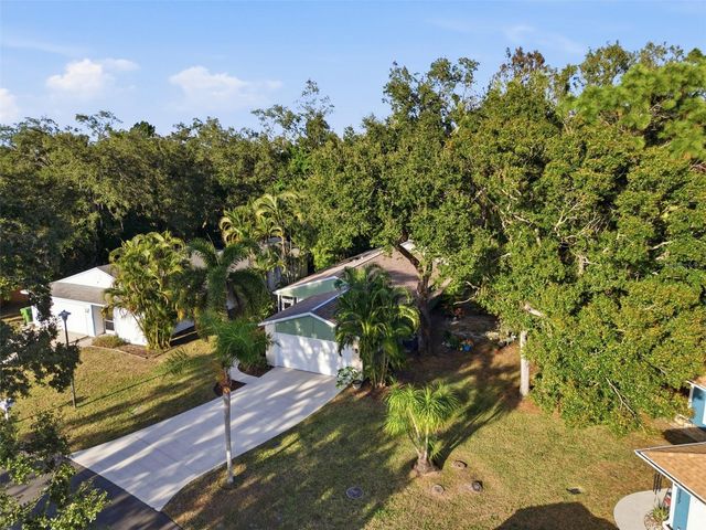 331 BEARDED OAKS CIRCLE, Sarasota, FL 34232