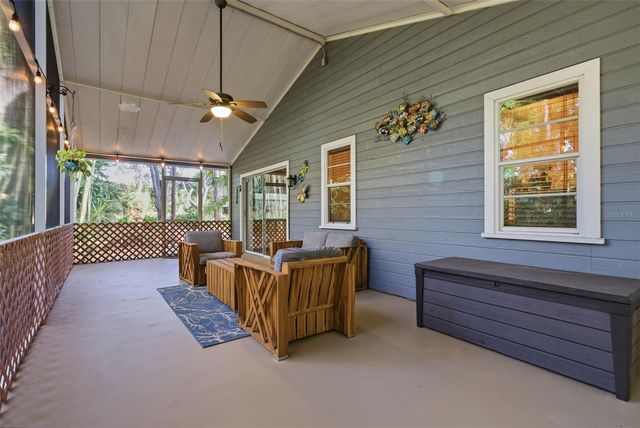 331 BEARDED OAKS CIRCLE, Sarasota, FL 34232