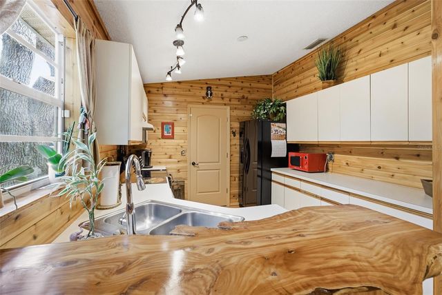 331 BEARDED OAKS CIRCLE, Sarasota, FL 34232