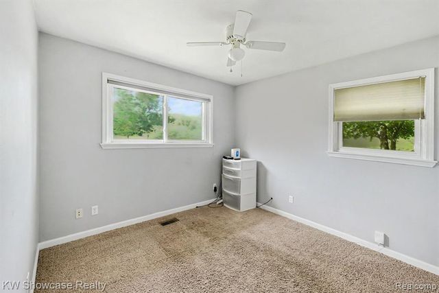 6612 Rowley Drive, Waterford, MI 48329