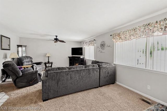 6612 Rowley Drive, Waterford, MI 48329