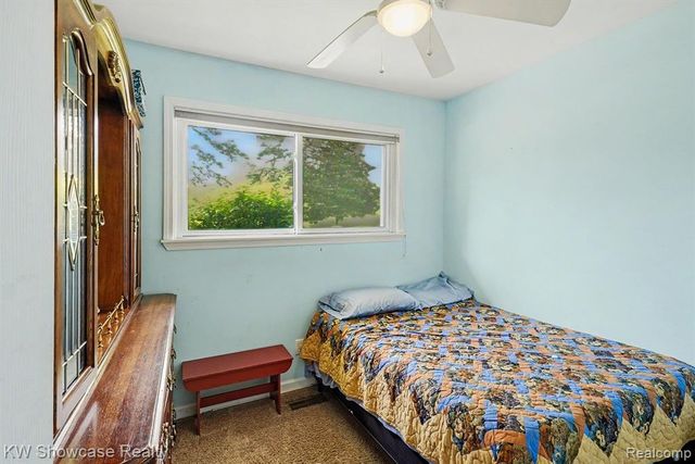 6612 Rowley Drive, Waterford, MI 48329