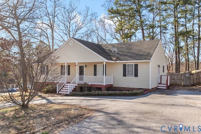 15910 Hill St, South Chesterfield, VA 23834