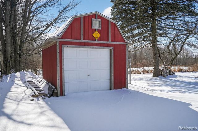 12394 Crawford Road, Otisville, MI 48463