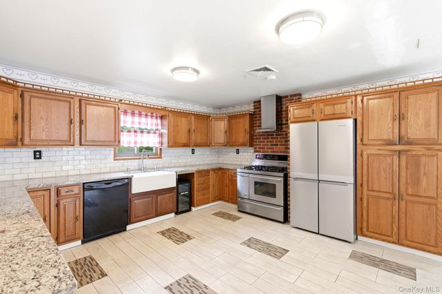 138 Arthur Avenue, Thornwood, NY 10594