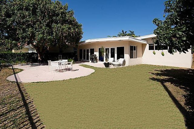 5570 La Gorce Dr, Miami Beach, FL 33140