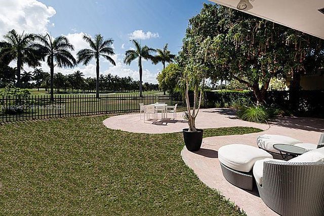 5570 La Gorce Dr, Miami Beach, FL 33140