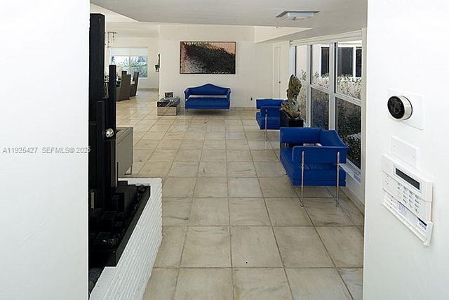 5570 La Gorce Dr, Miami Beach, FL 33140