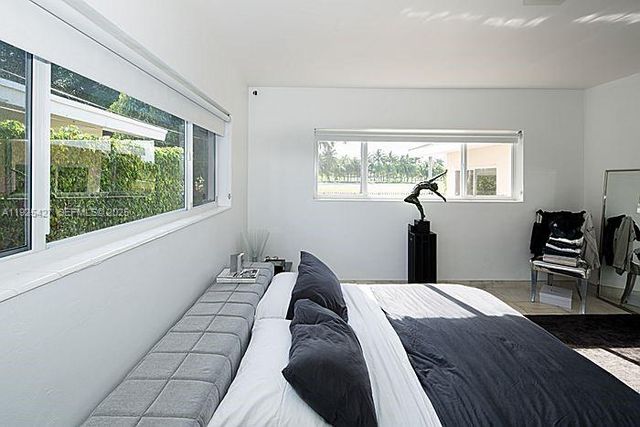 5570 La Gorce Dr, Miami Beach, FL 33140