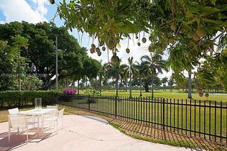 5570 La Gorce Dr, Miami Beach, FL 33140