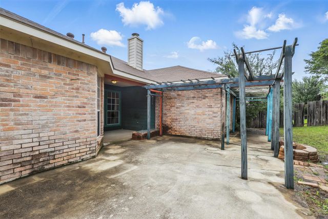 5005 Vaquero Drive, Arlington, TX 76017