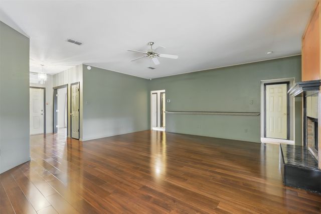 5005 Vaquero Drive, Arlington, TX 76017