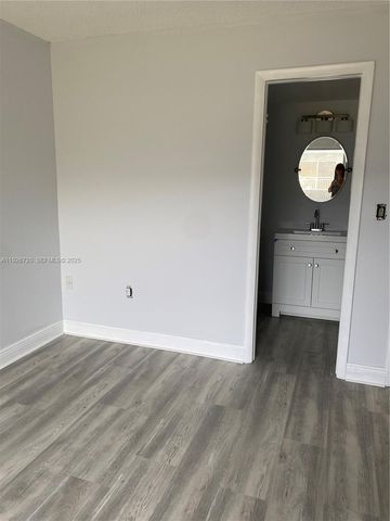 9375 Fontainebleau Blvd L221, Miami, FL 33172