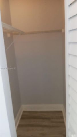 9375 Fontainebleau Blvd L221, Miami, FL 33172