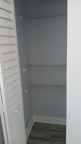 9375 Fontainebleau Blvd L221, Miami, FL 33172