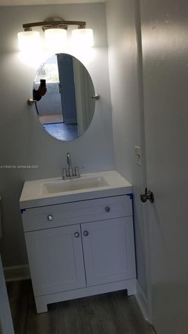 9375 Fontainebleau Blvd L221, Miami, FL 33172