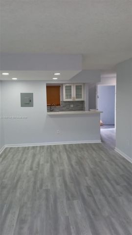 9375 Fontainebleau Blvd L221, Miami, FL 33172