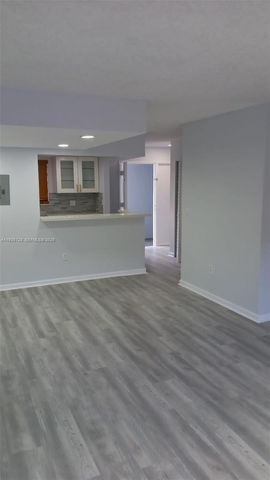 9375 Fontainebleau Blvd L221, Miami, FL 33172