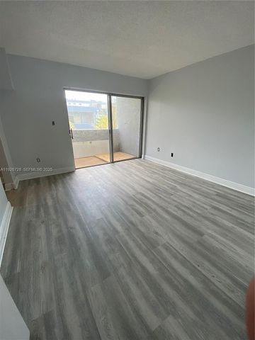 9375 Fontainebleau Blvd L221, Miami, FL 33172