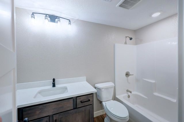 3114 Long Ct, Winfield, KS 67156