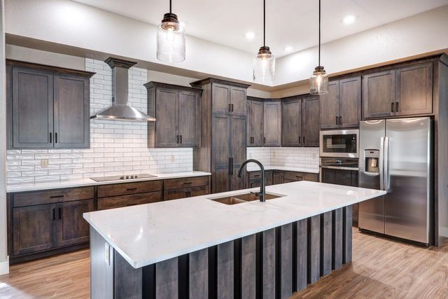 3114 Long Ct, Winfield, KS 67156