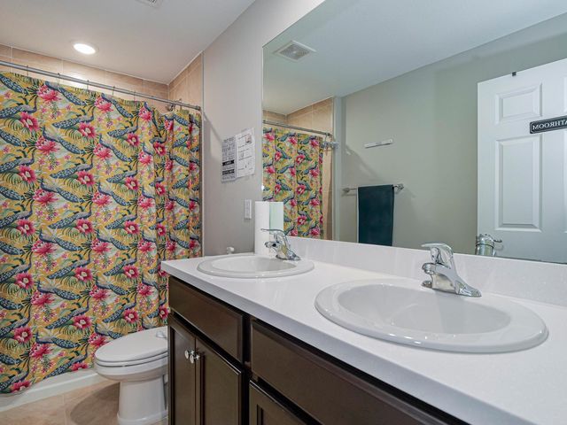 1621 SW Angelico Lane, Port St Lucie, FL 34984