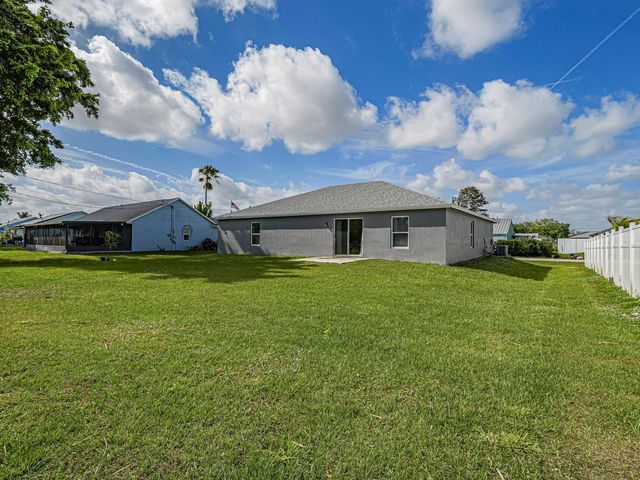 1621 SW Angelico Lane, Port St Lucie, FL 34984