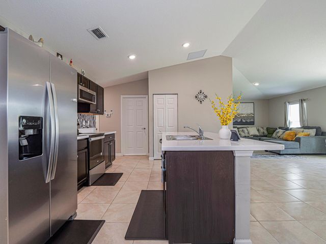1621 SW Angelico Lane, Port St Lucie, FL 34984