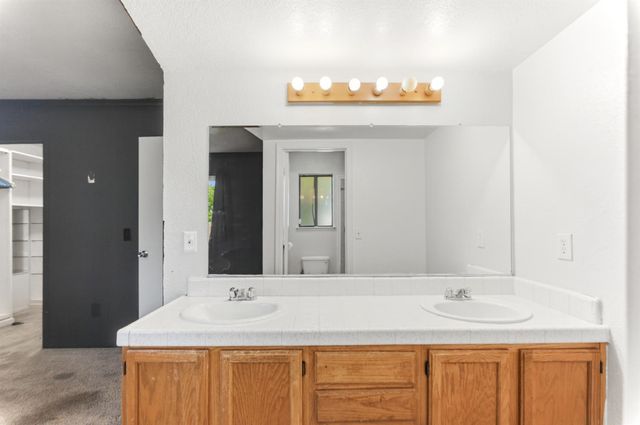 8471 Fontenay Way, Stockton, CA 95210