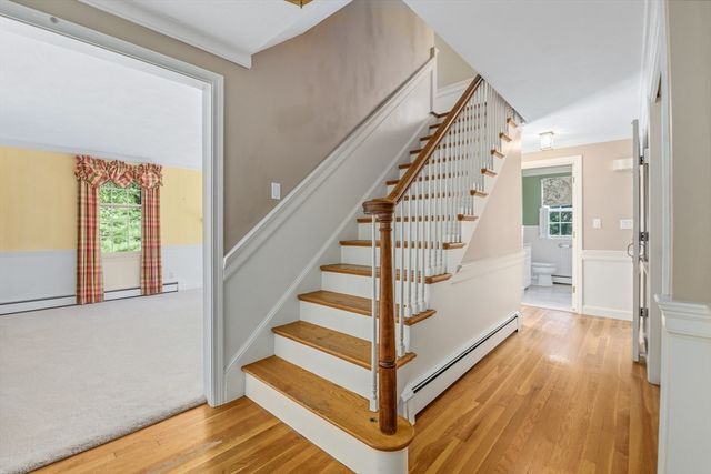 21 Goulding St E, Sherborn, MA 01770