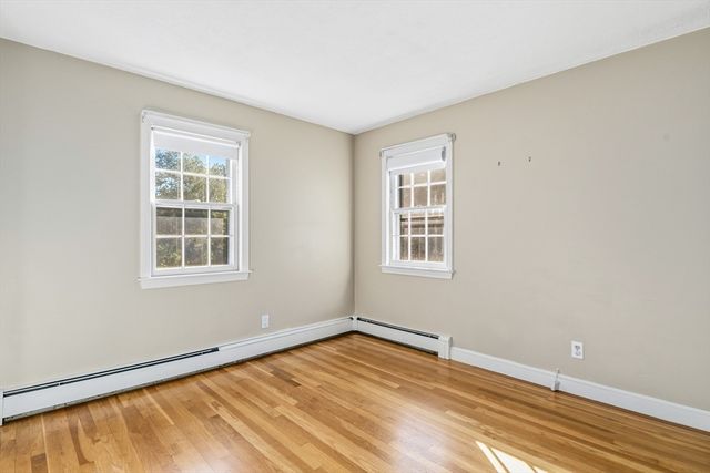 21 Goulding St E, Sherborn, MA 01770