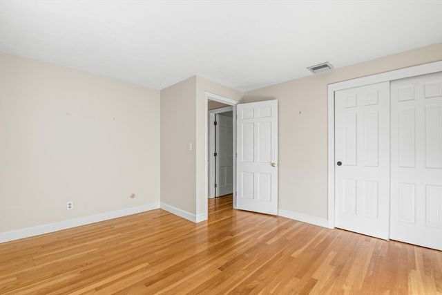 21 Goulding St E, Sherborn, MA 01770