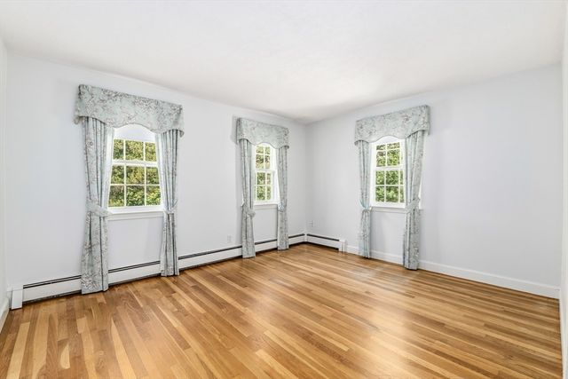 21 Goulding St E, Sherborn, MA 01770
