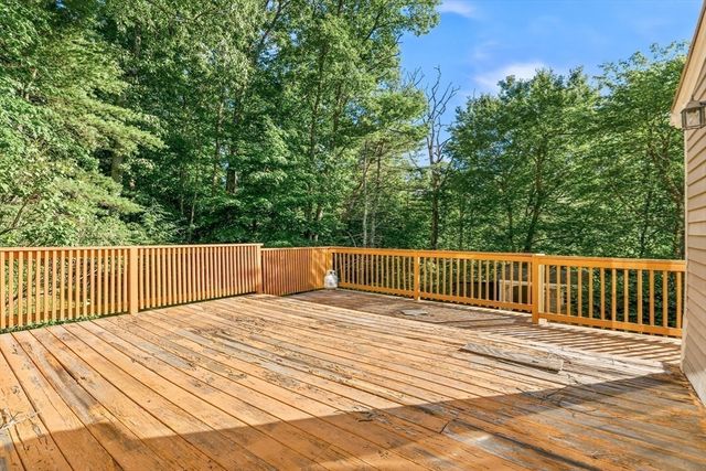 21 Goulding St E, Sherborn, MA 01770
