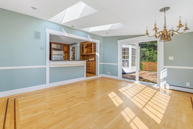 21 Goulding St E, Sherborn, MA 01770
