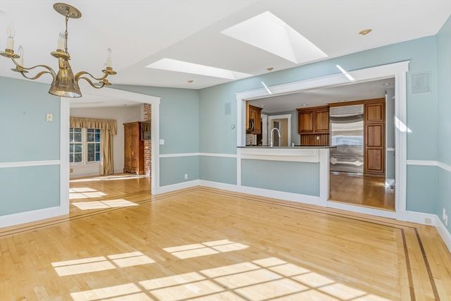 21 Goulding St E, Sherborn, MA 01770
