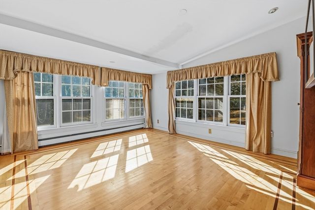 21 Goulding St E, Sherborn, MA 01770