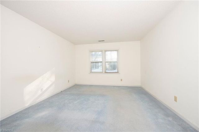 2716 Sawgrass Court, Winston-salem, NC 27103